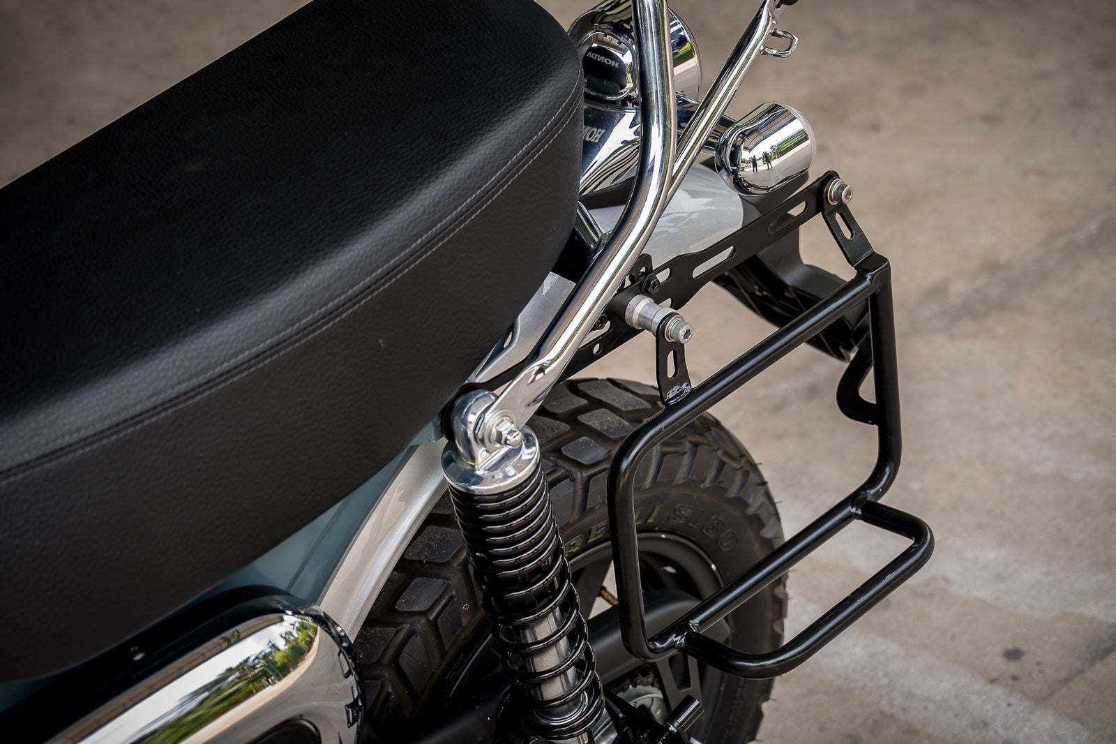 MOTOLORD-DX244 サイドキャリア Dax125